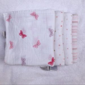 Bundle of 4 Aden and Anais Swaddles
